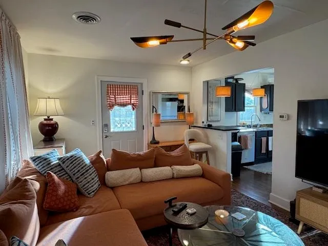 $229,900 | 1615 Highland Avenue, Janesville, WI 53548