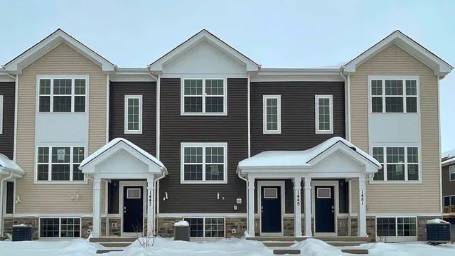 $309,990 | 1449 Oakfield Lane, Pingree Grove, IL 60140