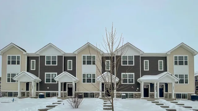 $309,990 | 1449 Oakfield Lane, Pingree Grove, IL 60140