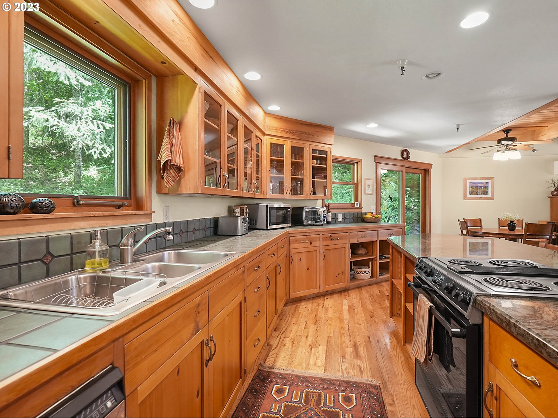 54079 Southwest Scoggins Valley Road Gaston, OR 97119 - Photo 9 of 44 Kitchen