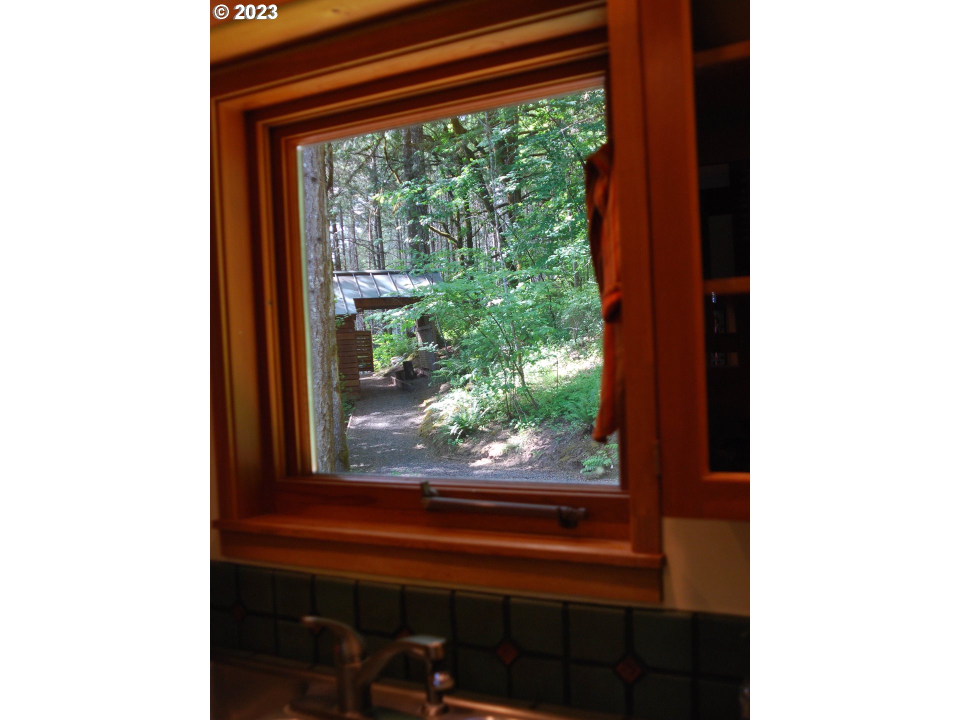 54079 Southwest Scoggins Valley Road Gaston, OR 97119 - Photo 10 of 44 Kitchen