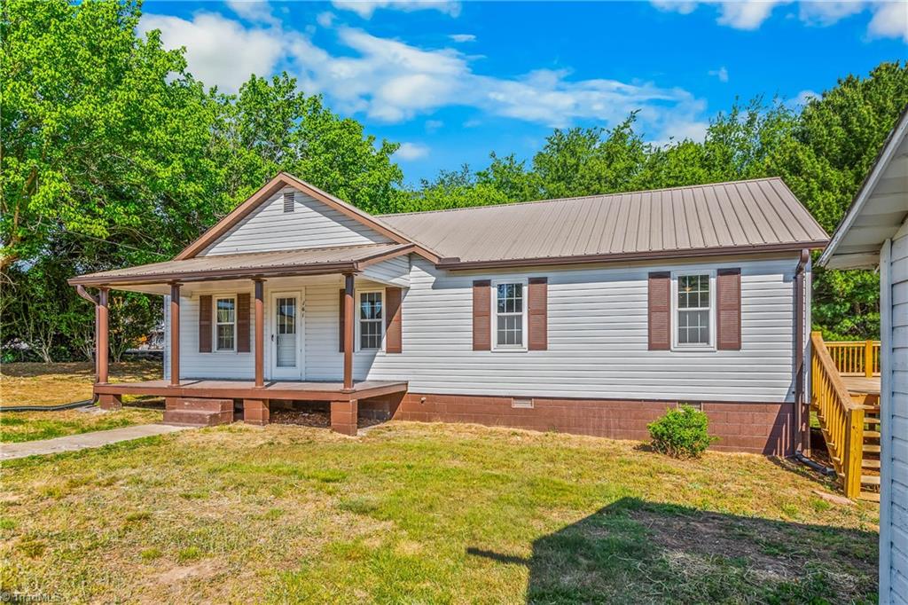 161 Cedar Forest Road Ronda, NC 28670 - Photo 3 of 26