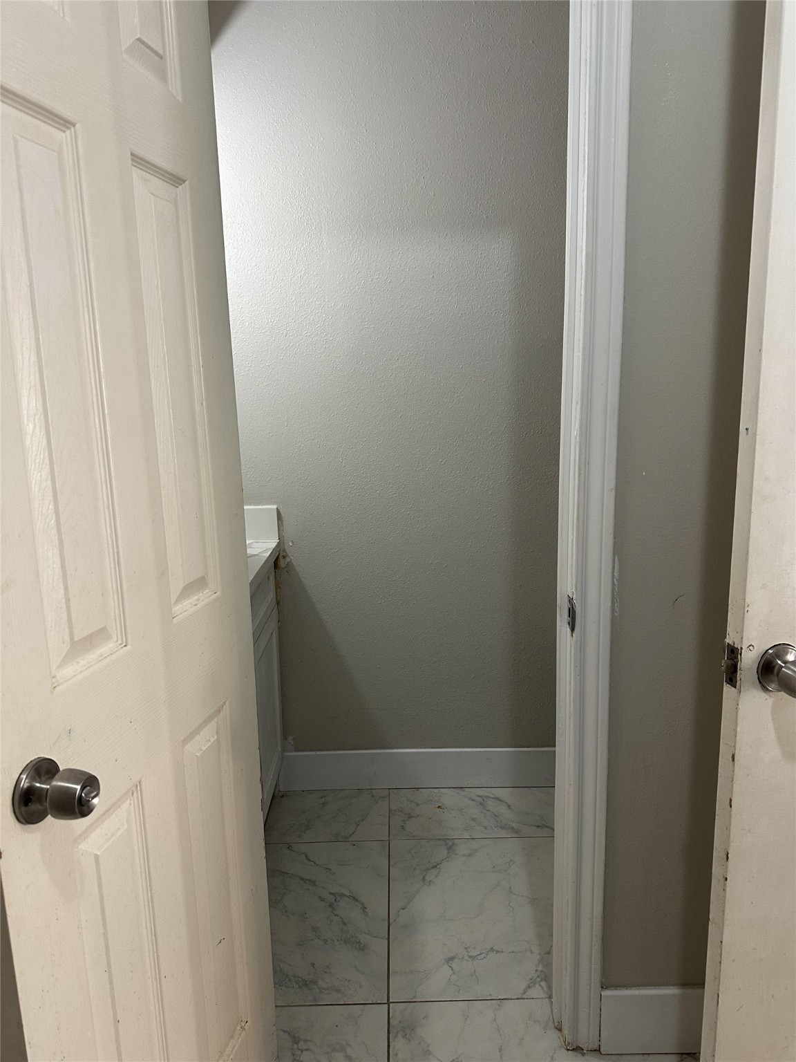 1011 Whitestone Lane Houston, TX 77073 - Photo 29 of 32 a view of a bathroom