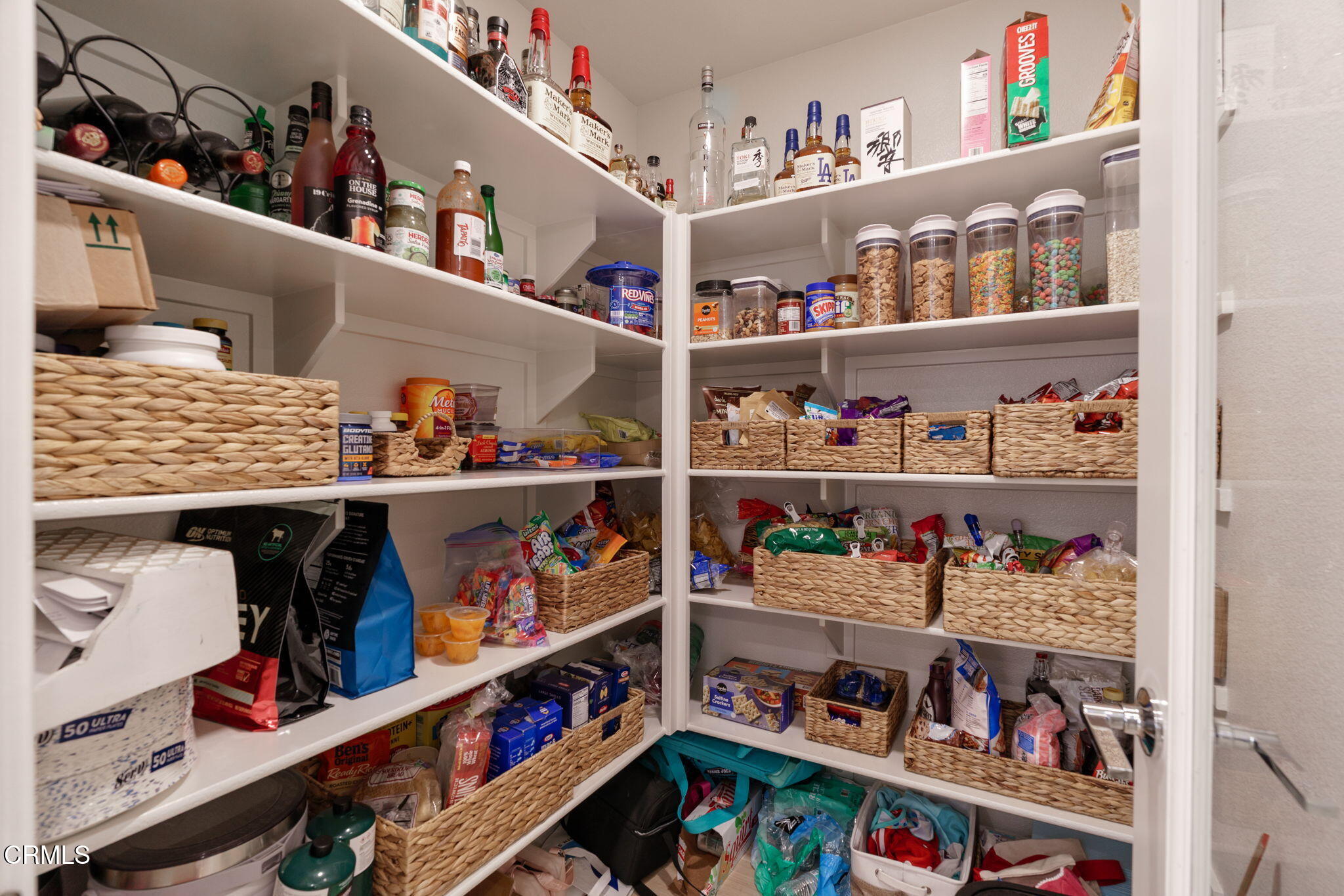 751 Winchester Drive Oxnard, CA 93036 - Photo 15 of 33 a room with toys and a shelf