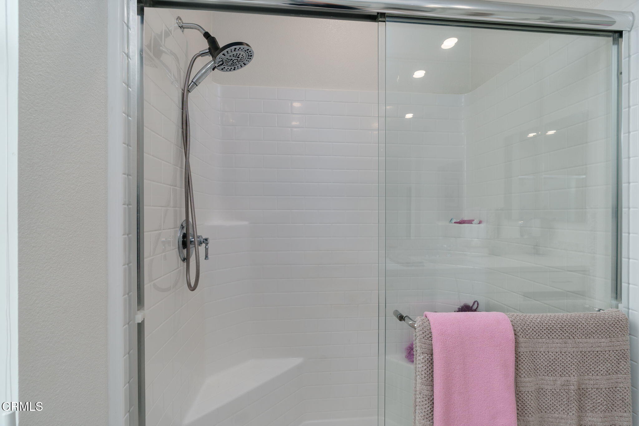 751 Winchester Drive Oxnard, CA 93036 - Photo 23 of 33 a bathroom with a shower