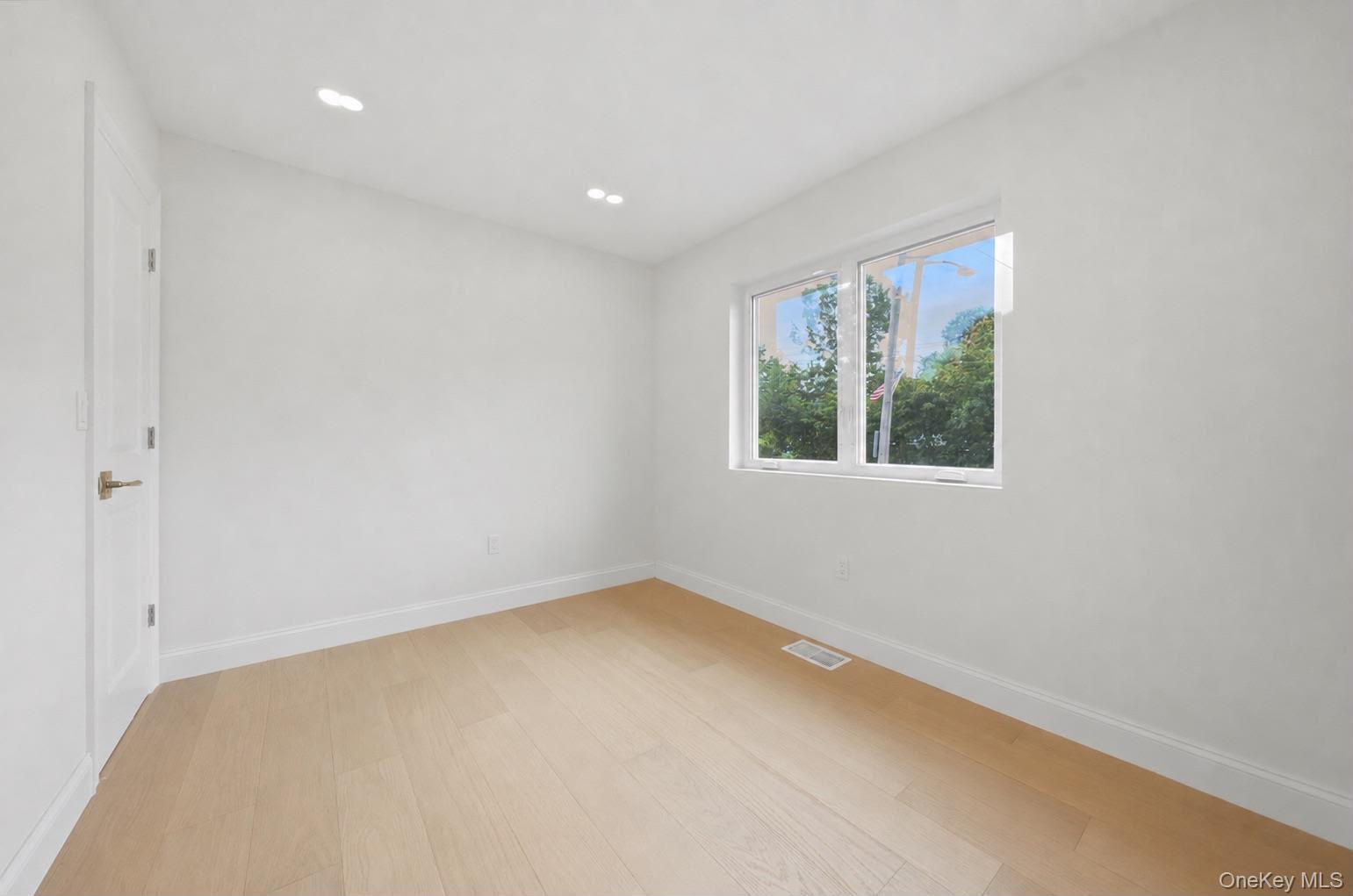 136 Udall Road West Islip, NY 11795 - Photo 22 of 36 Gallery Image 22