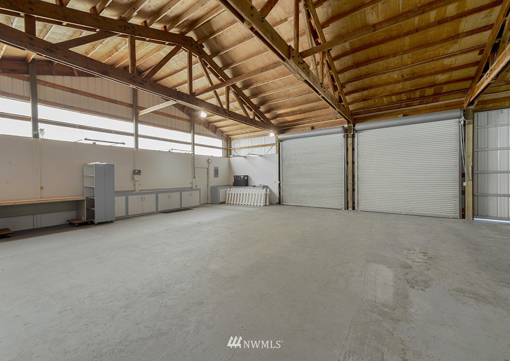 15256 Southeast 116th Street Renton, WA 98059 - Photo 20 of 38 a view of a garage