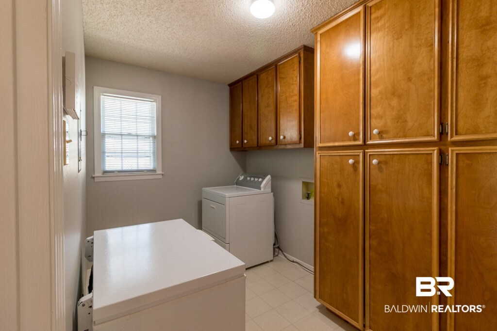 1705 Timberly Road South Mobile, AL 36609 - Photo 16 of 32