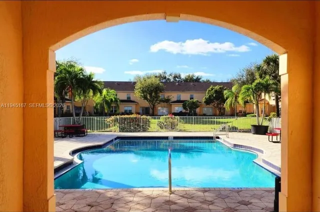 $315,000 | 501 Talia Circle, Palm Springs, FL 33461