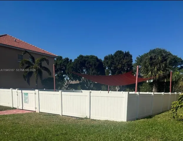 $315,000 | 501 Talia Circle, Palm Springs, FL 33461