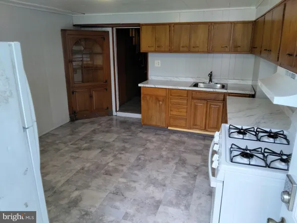 $1,800 | 812 North Linwood Avenue, Baltimore, MD 21205