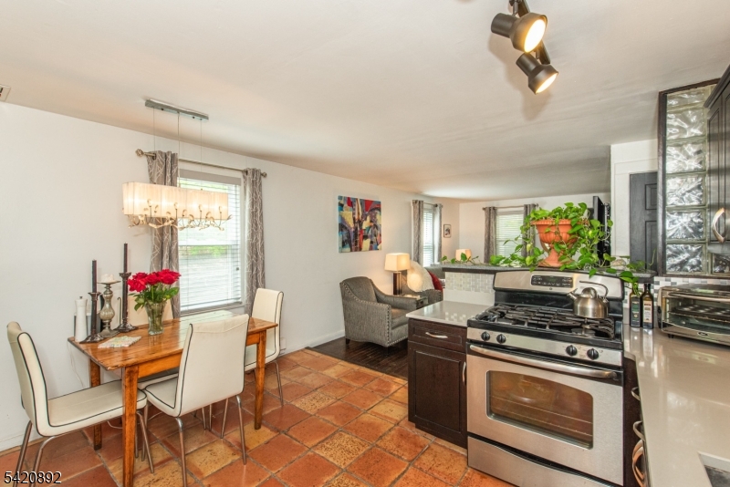 257 McCosh Road Montclair, NJ 07043 - Photo 11 of 40