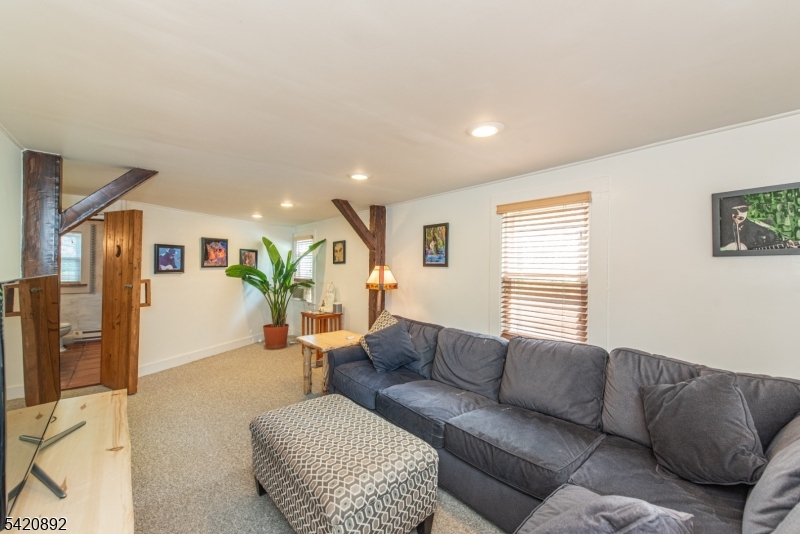 257 McCosh Road Montclair, NJ 07043 - Photo 13 of 40