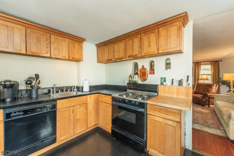 257 McCosh Road Montclair, NJ 07043 - Photo 24 of 40