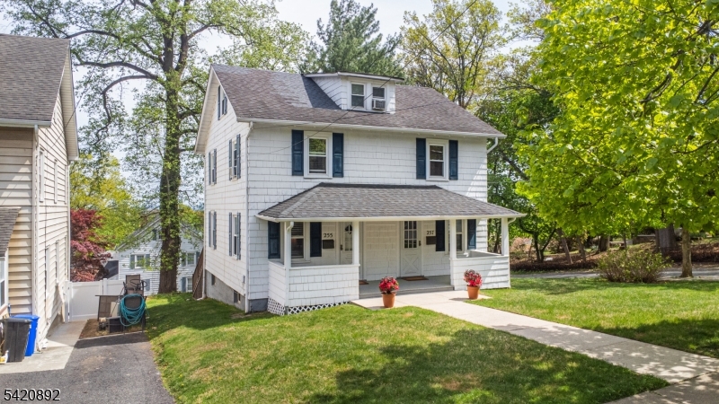 257 McCosh Road Montclair, NJ 07043 - Photo 3 of 40