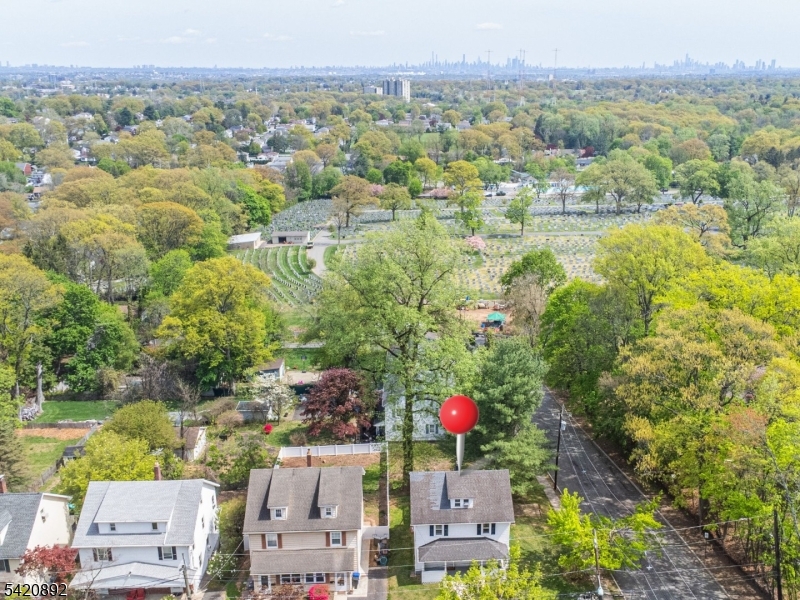 257 McCosh Road Montclair, NJ 07043 - Photo 38 of 40