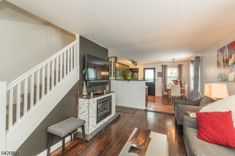 257 McCosh Road Montclair, NJ 07043 - Photo 6 of 40