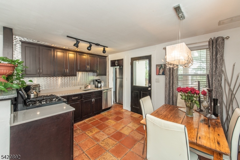 257 McCosh Road Montclair, NJ 07043 - Photo 9 of 40