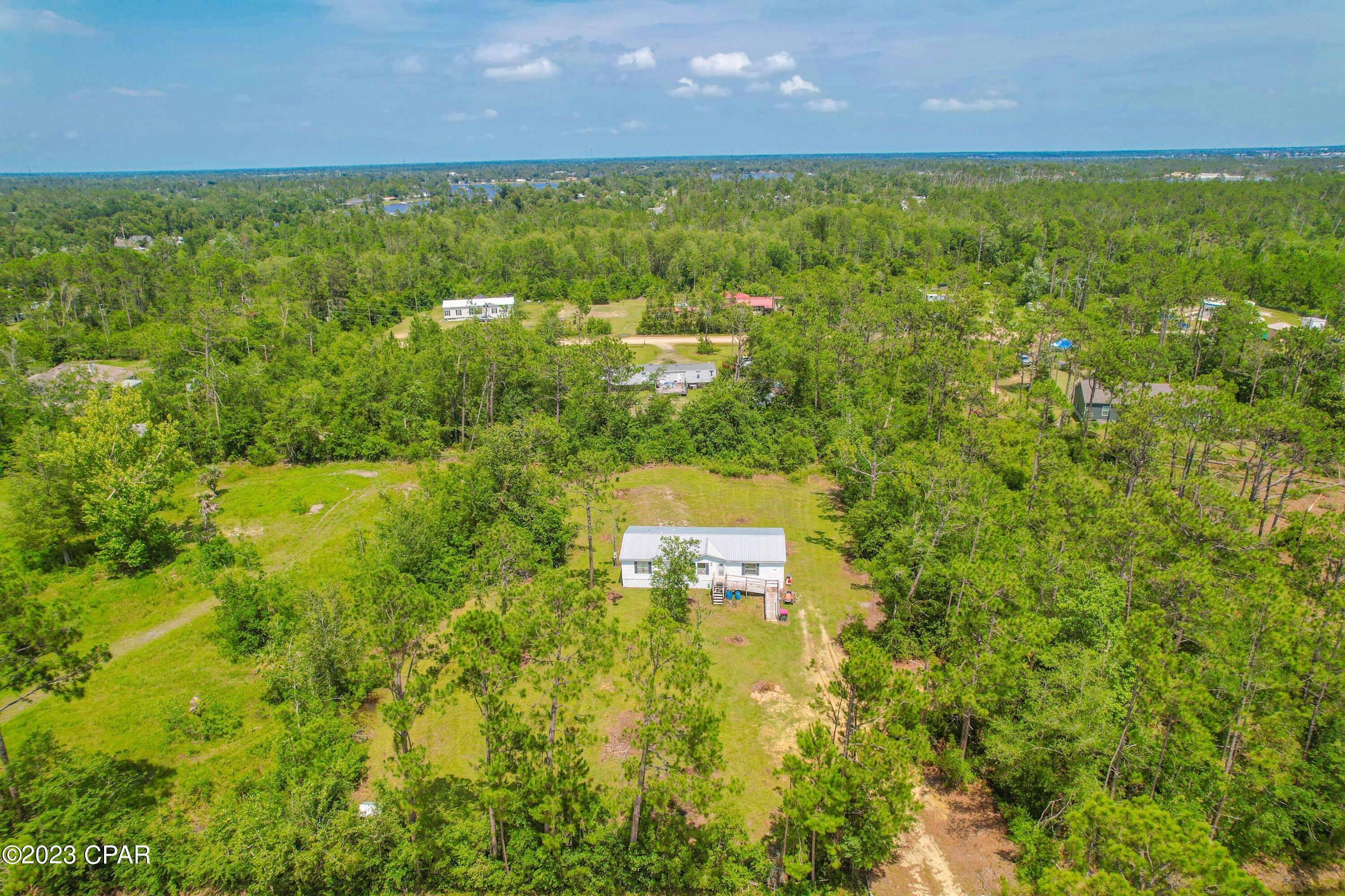 7122 Sparrow Road Southport, FL 32409 - Photo 9 of 24