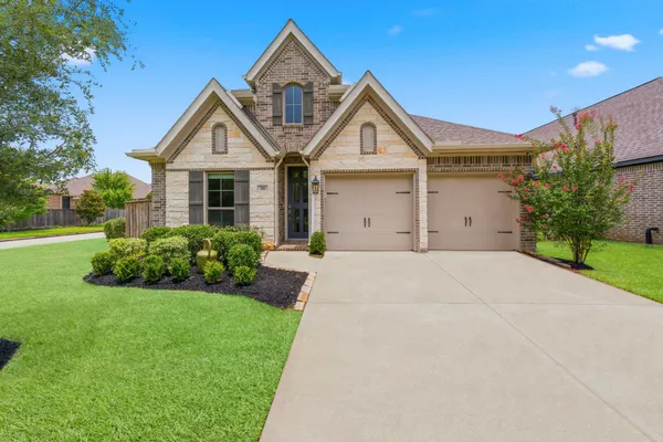 $425,000 | 118 Red Petal Way, Conroe, TX 77304