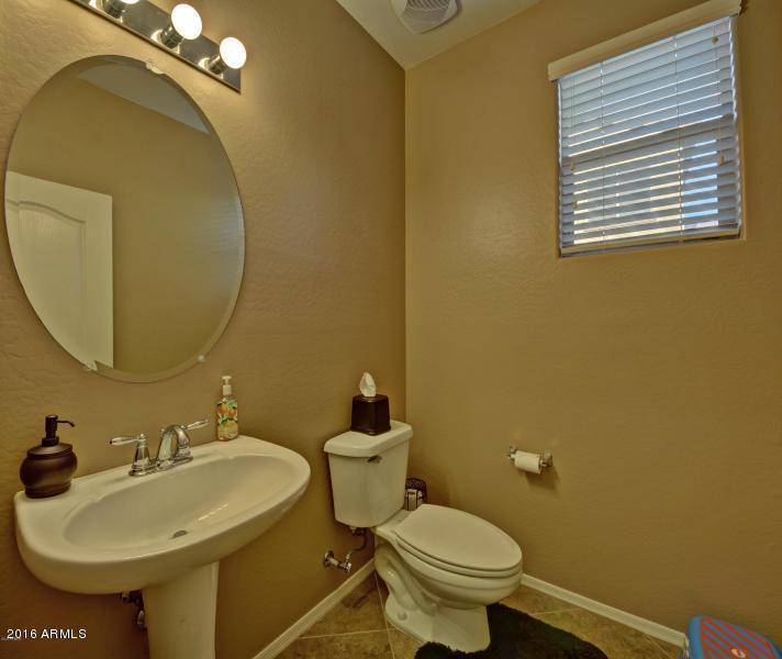 2065 South Martingale Road Gilbert, AZ 85295 - Photo 10 of 28 20160812154739985518000000-o