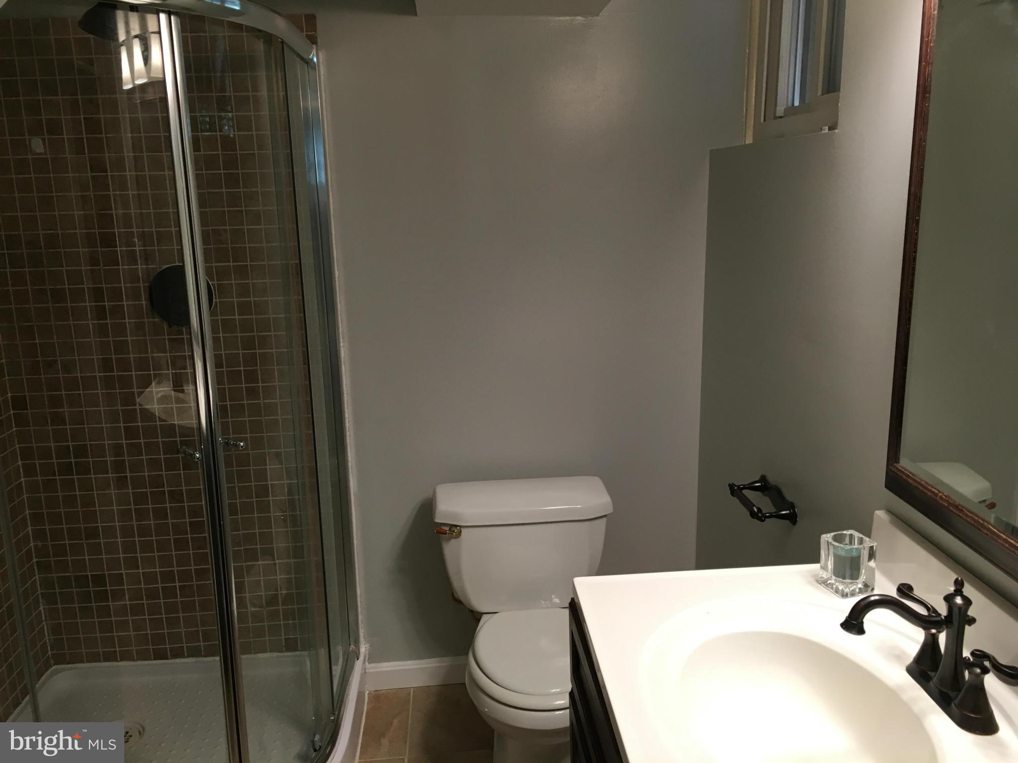 2910 Dawson Avenue Silver Spring, MD 20902 - Photo 15 of 19 Bath