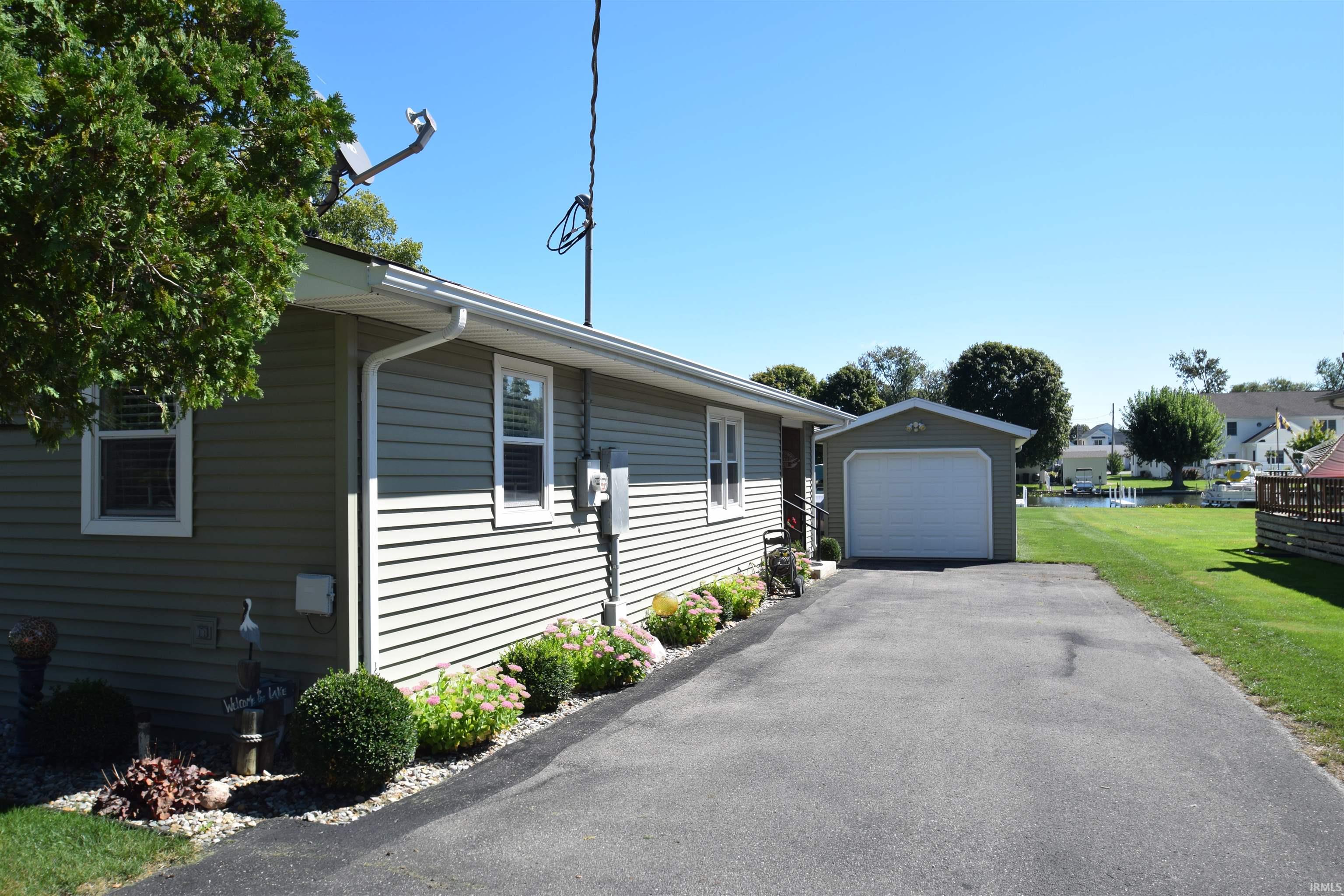 9932 Lincoln Road Syracuse, IN 46567 - Photo 22 of 27 Gallery Image 22