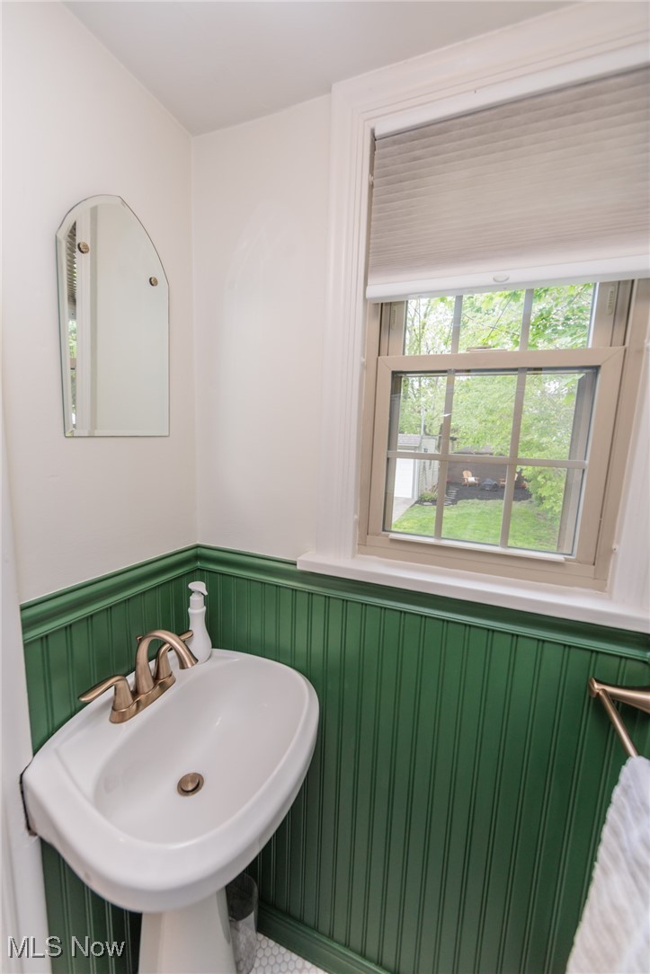 3777 Silsby Road Cleveland, OH 44118 - Photo 21 of 50 Gallery Image 21