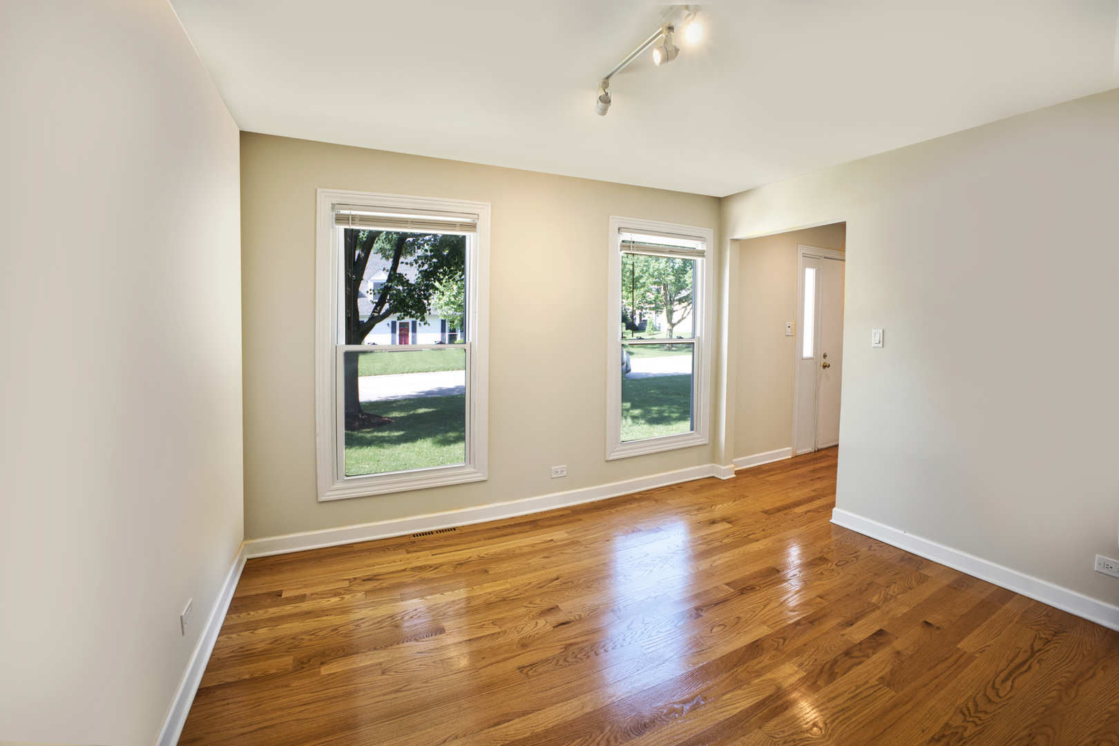 2711 Valley Forge Road Lisle, IL 60532 - Photo 7 of 32
