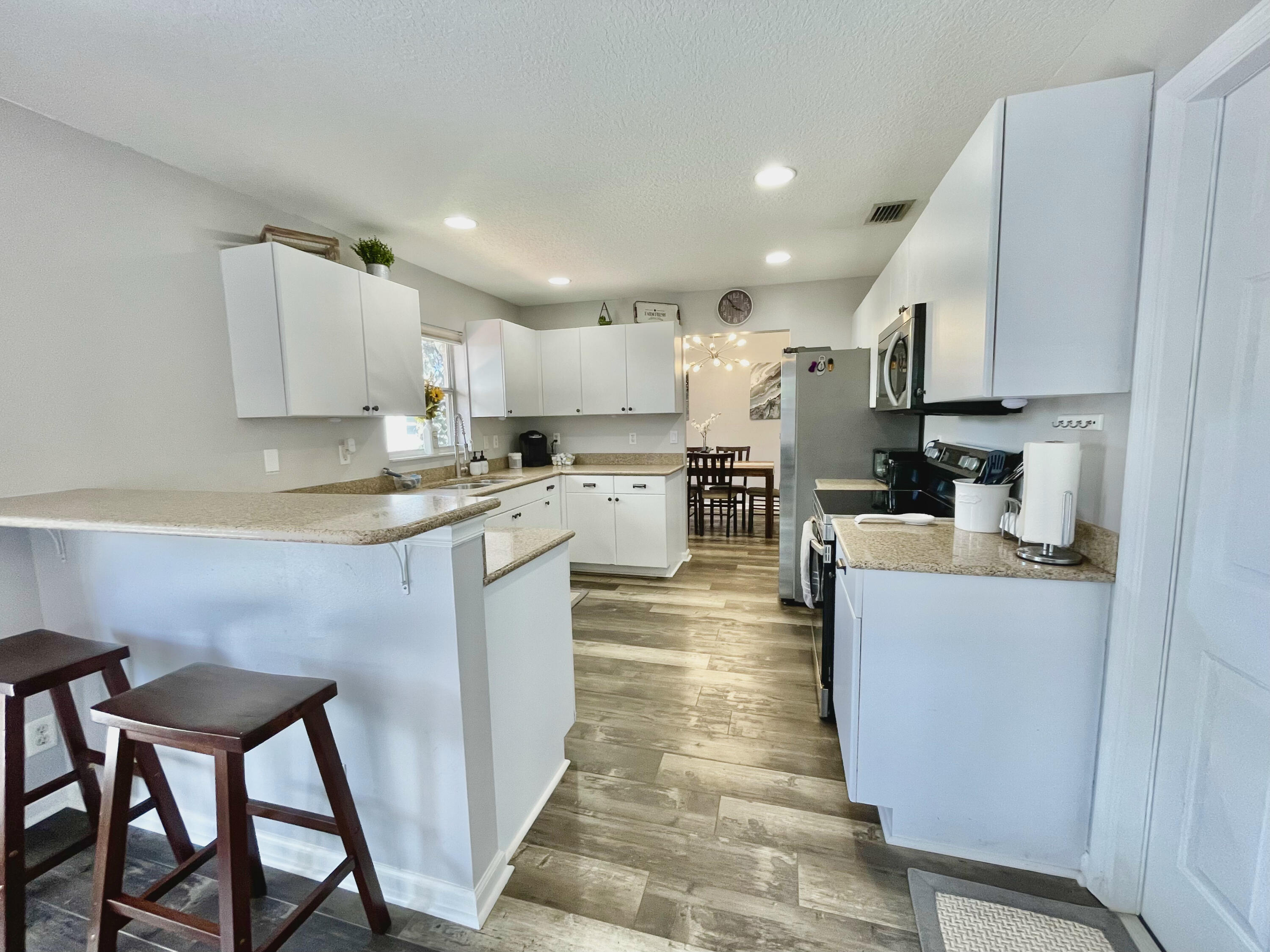 3185 Capri Road Palm Beach Gardens, FL 33410 - Photo 13 of 20 Kitchen
