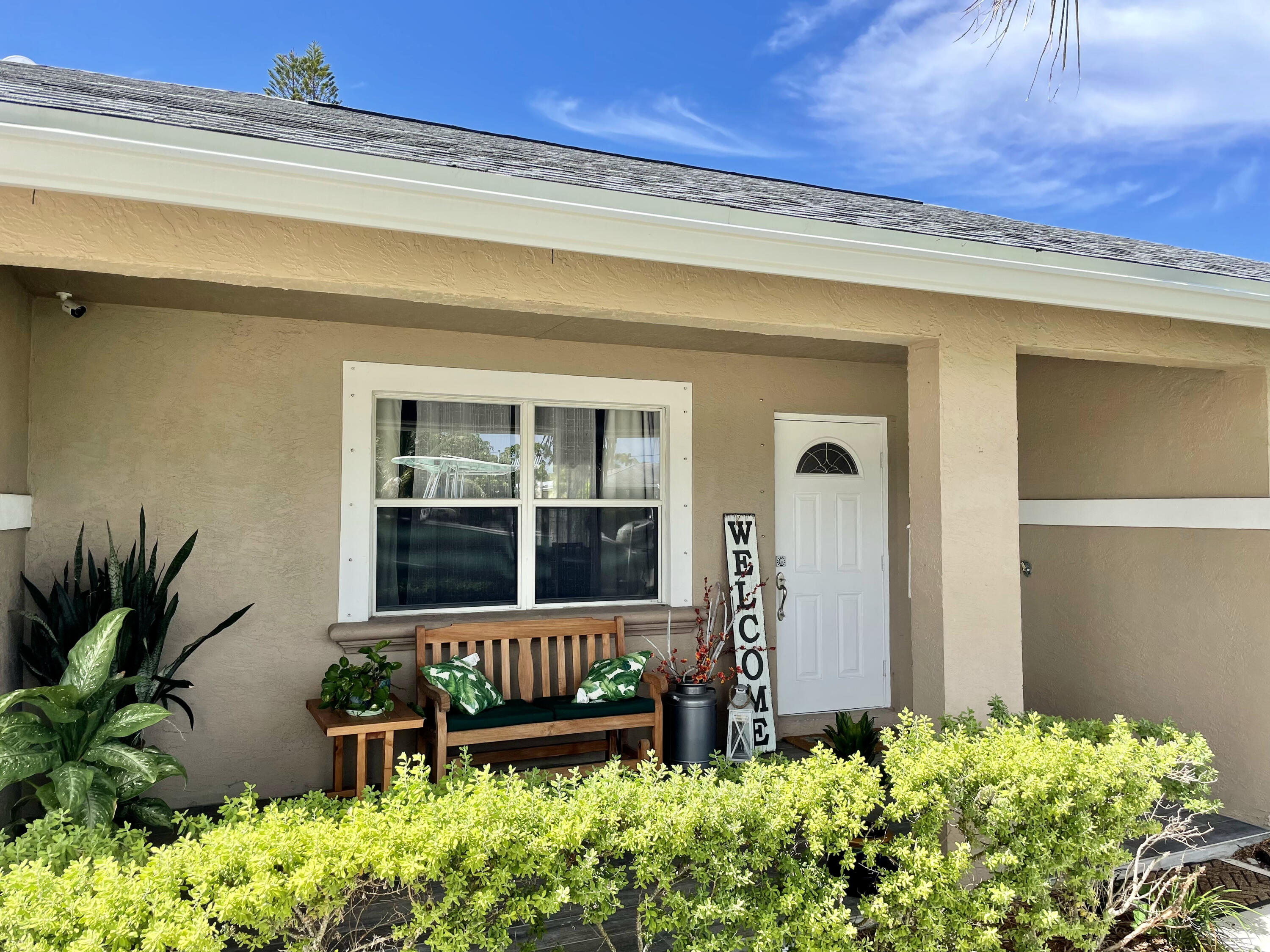 3185 Capri Road Palm Beach Gardens, FL 33410 - Photo 2 of 20 Front Porch
