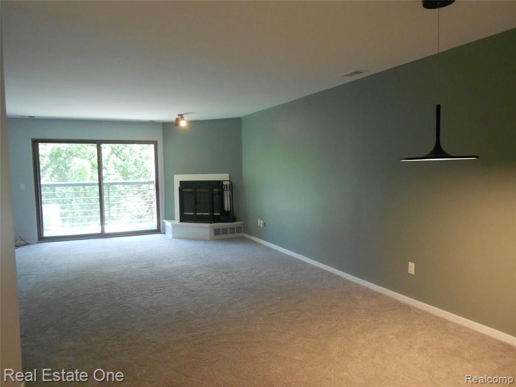 30414 Orchard Lake Road, Unit 10 Farmington, MI 48334 - Photo 3 of 14