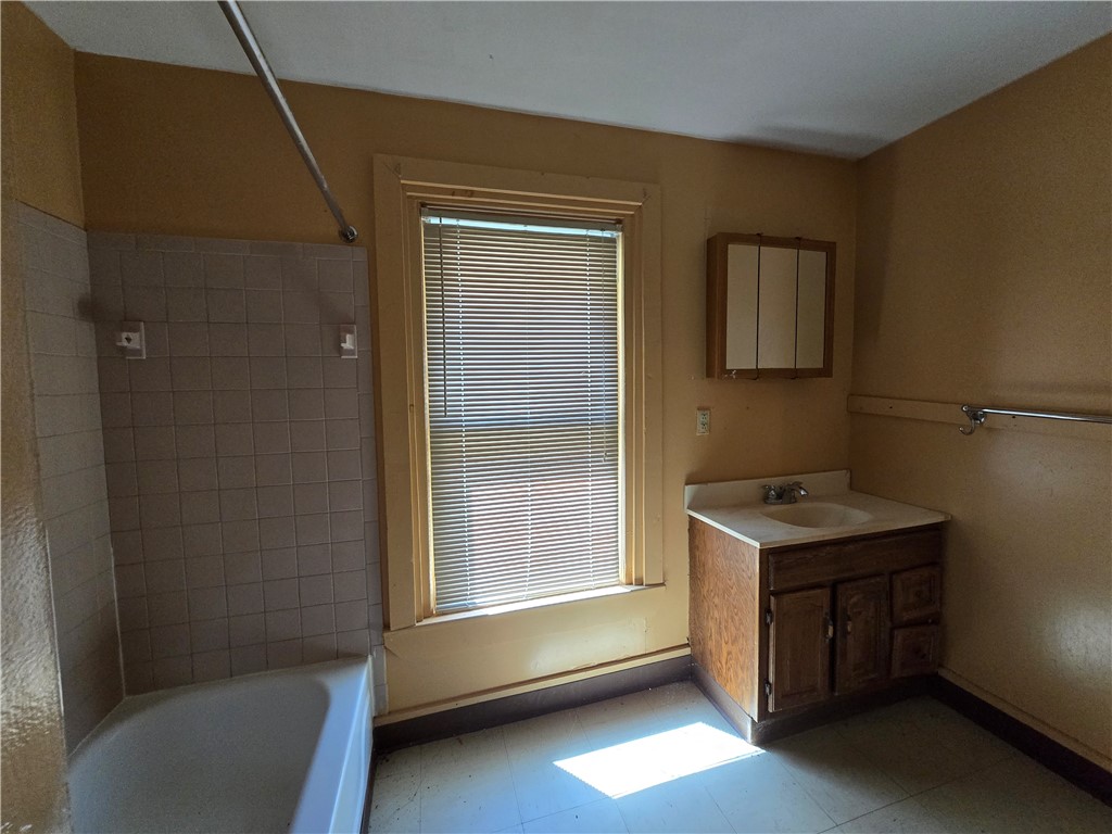 58 Champlain Street Rochester, NY 14608 - Photo 19 of 41
