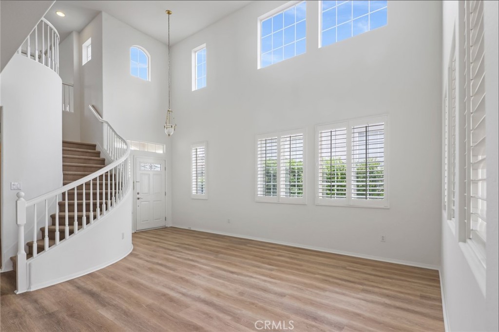 20616 Vercelli Way Porter Ranch, CA 91326 - Photo 4 of 54 Gallery Image 4