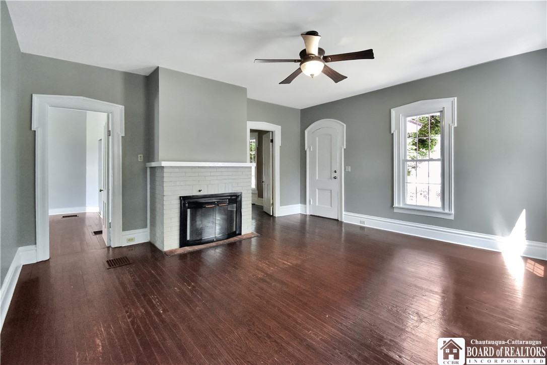 42 East Main Street Ripley, NY 14775 - Photo 4 of 30 Living room