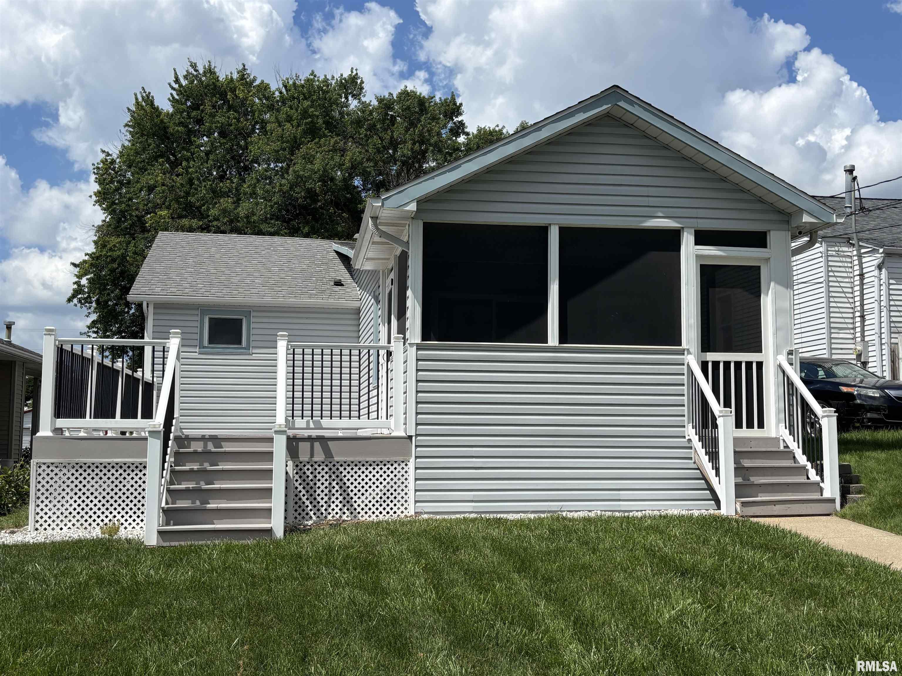 1824 Madison Street Quincy, IL 62301 - Photo 2 of 23
