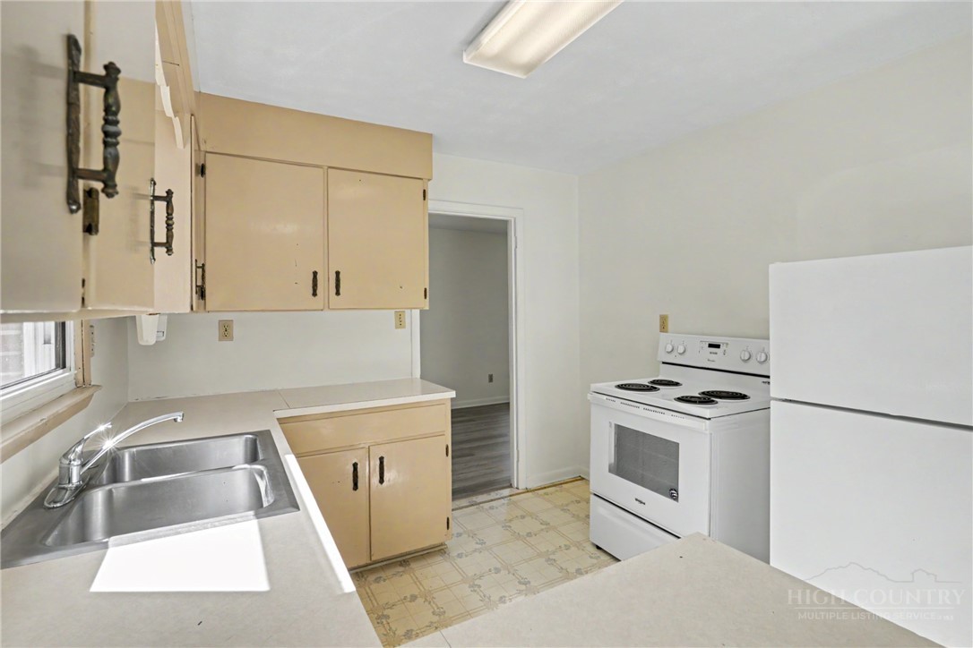 632 Queen Street Boone, NC 28607 - Photo 11 of 42 Gallery Image 11