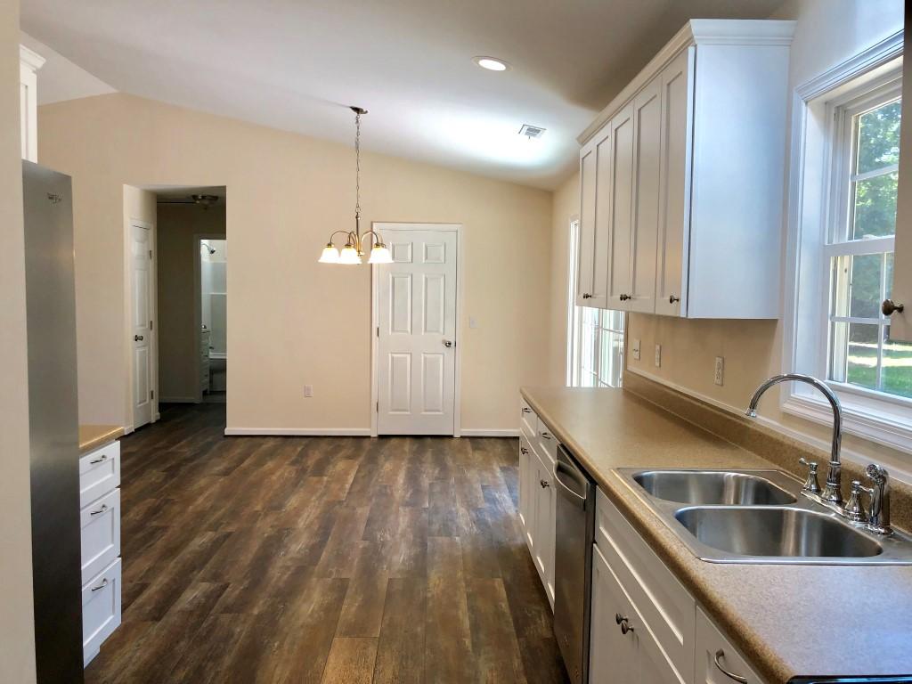 3615 Shingle Block Road Bedford, VA 24523 - Photo 14 of 48 210 Kitchen