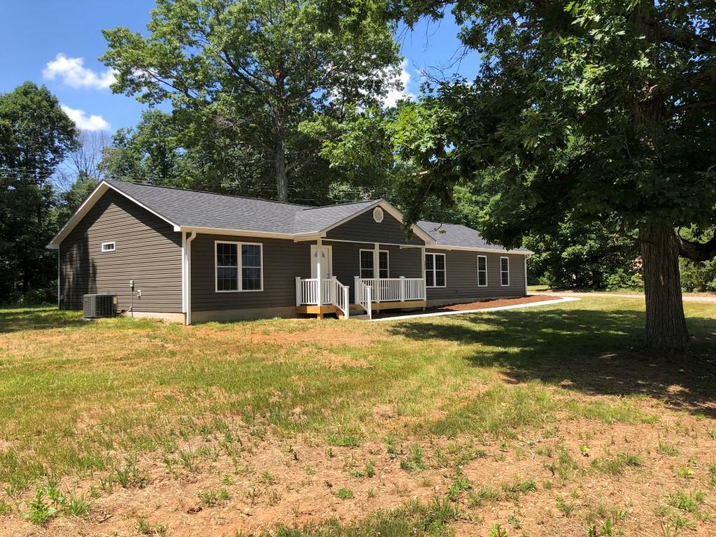 3615 Shingle Block Road Bedford, VA 24523 - Photo 40 of 48 955 Front_Side View