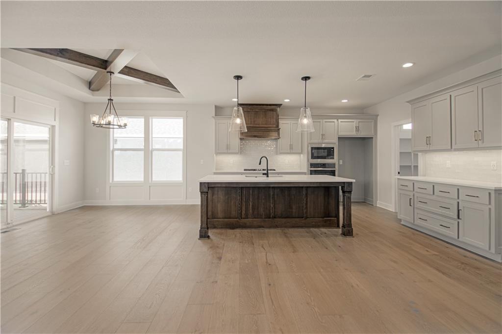 11544 North Olathe View Road Olathe, KS 66061 - Photo 10 of 49