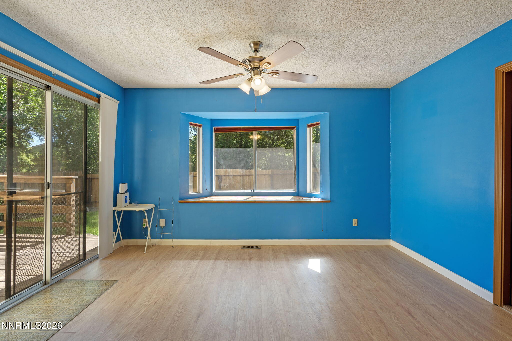 7720 Fowler Avenue Reno, NV 89506 - Photo 5 of 26 11-web-or-mls-DSC00558