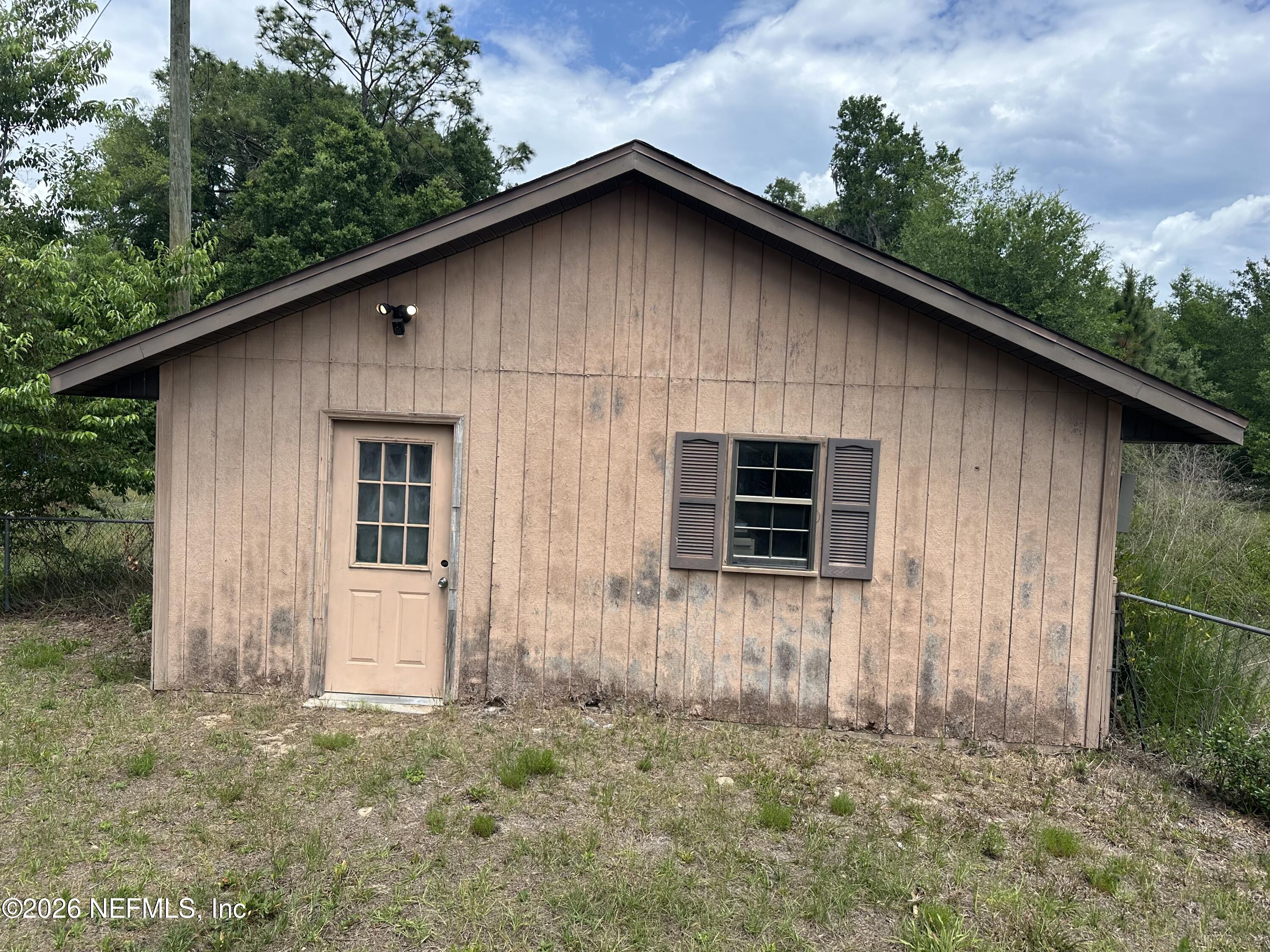 146 Kelly Smith School Road Palatka, FL 32177 - Photo 14 of 14 Detached workshop