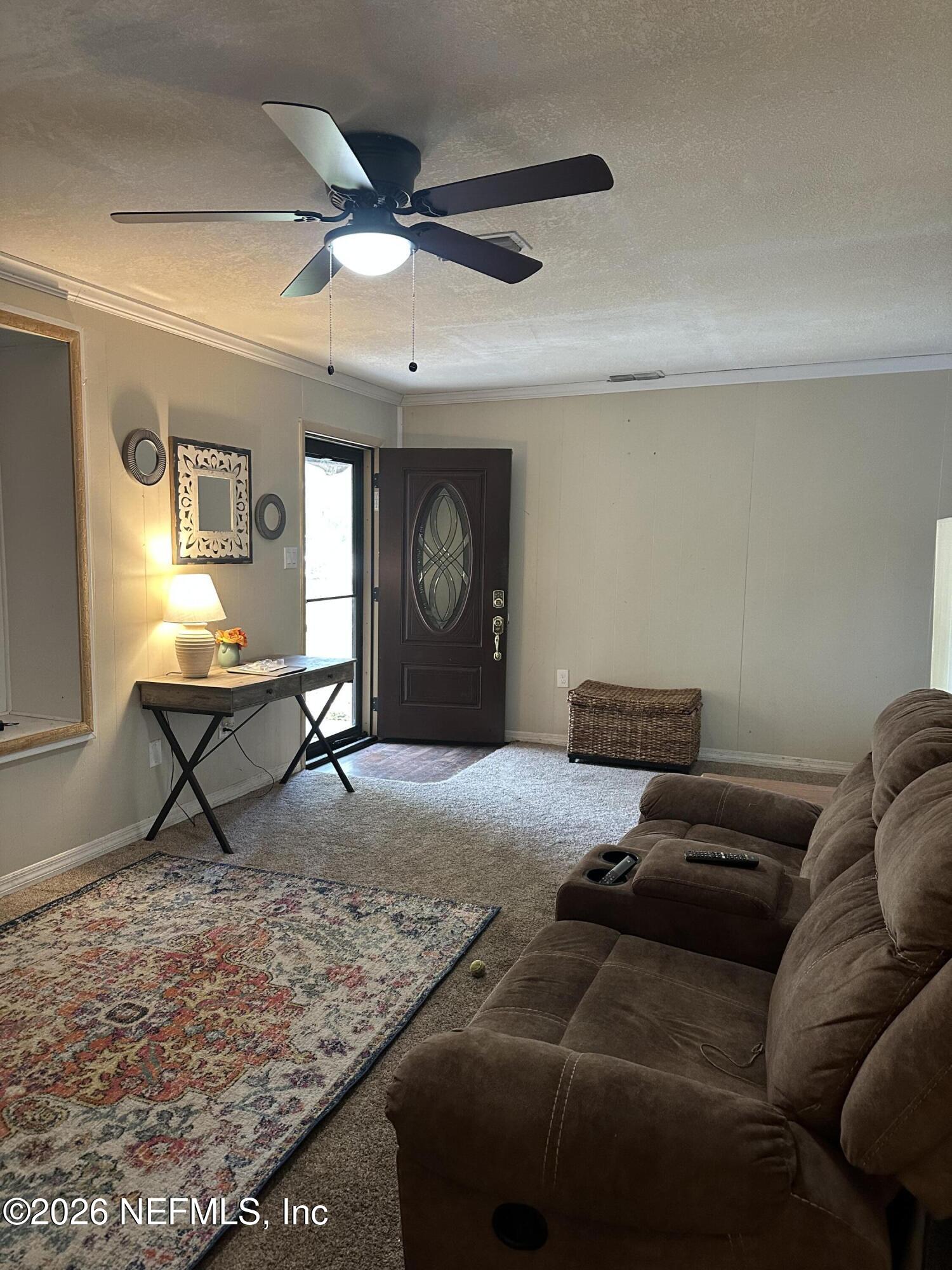 146 Kelly Smith School Road Palatka, FL 32177 - Photo 4 of 14 Living room