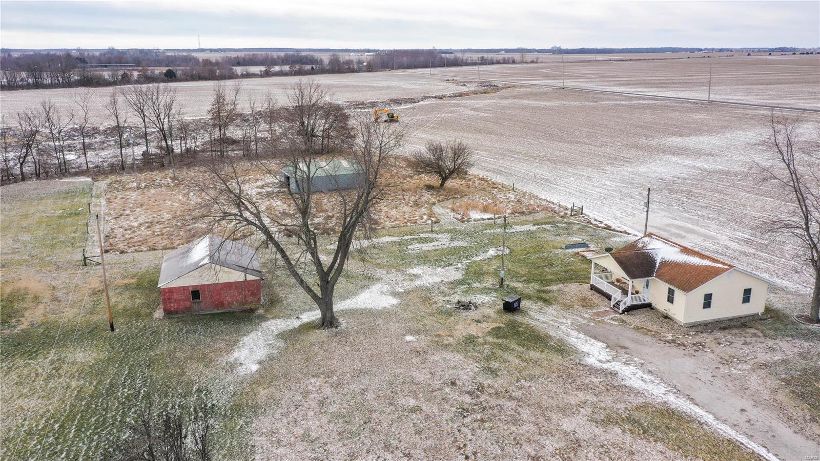 1654 Elevator Road Sorento, IL 62086 - Photo 1 of 41