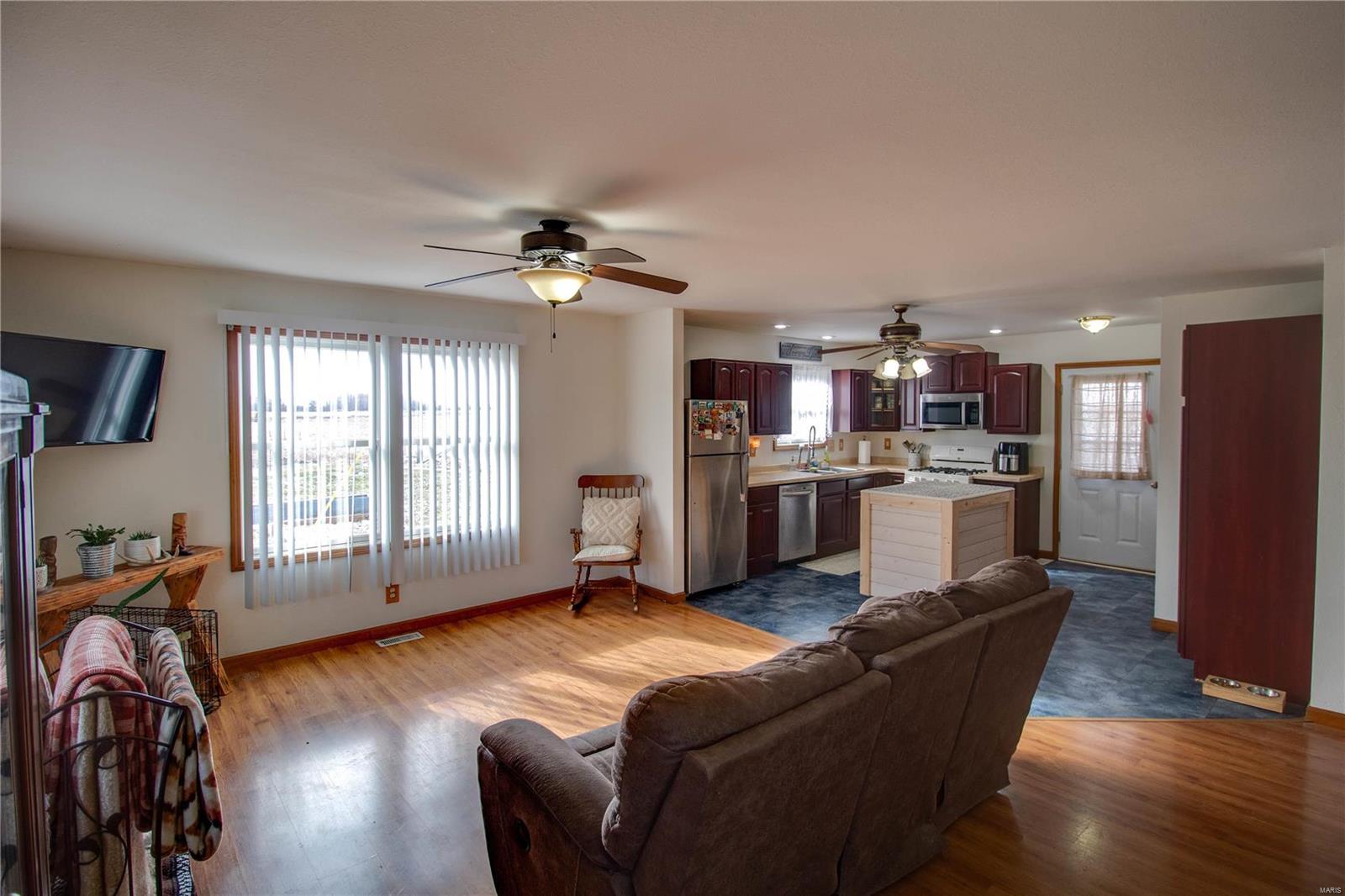 1654 Elevator Road Sorento, IL 62086 - Photo 7 of 41