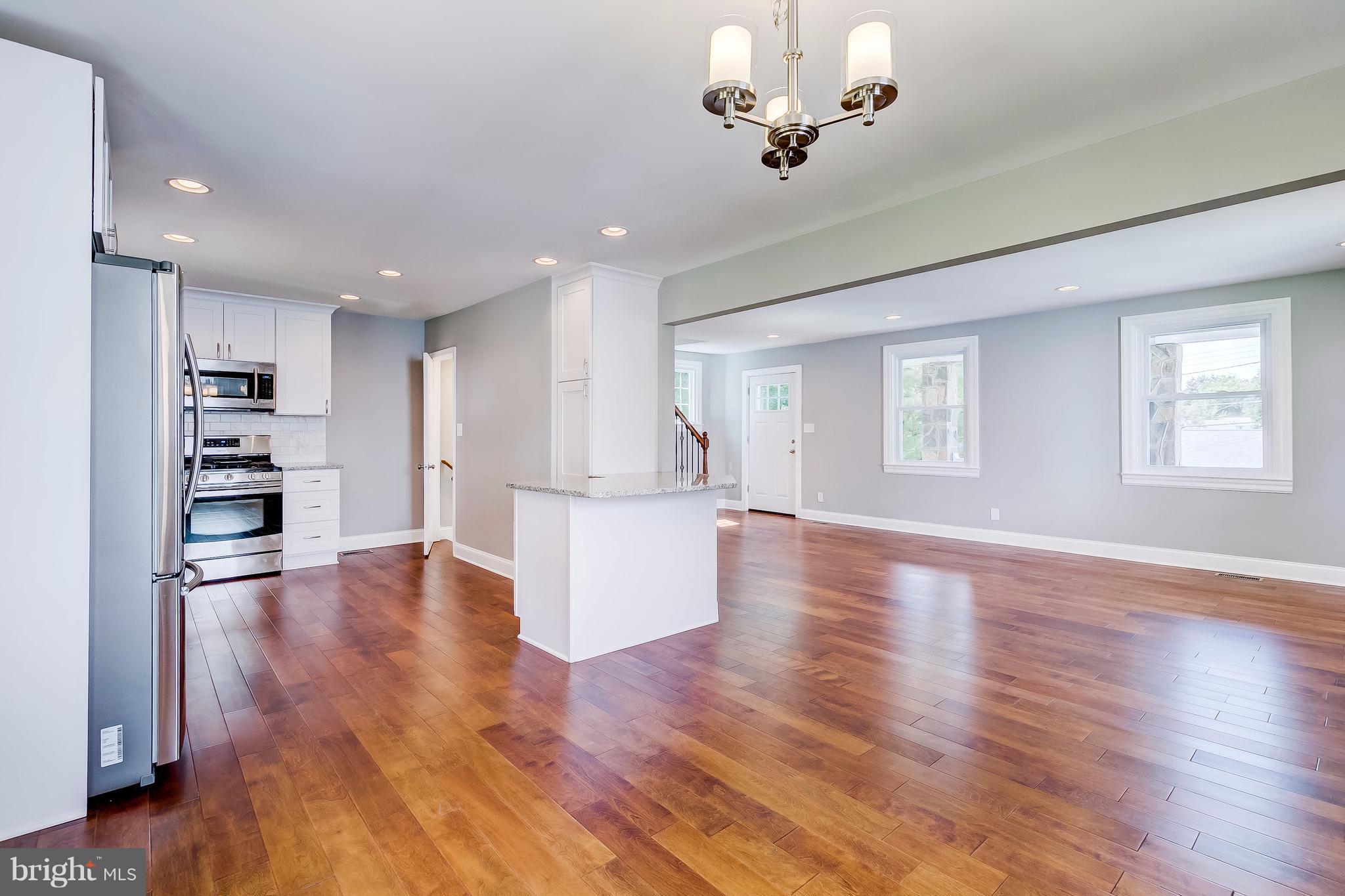 1230 Greystone Road Baltimore, MD 21227 - Photo 6 of 27 Dining Room