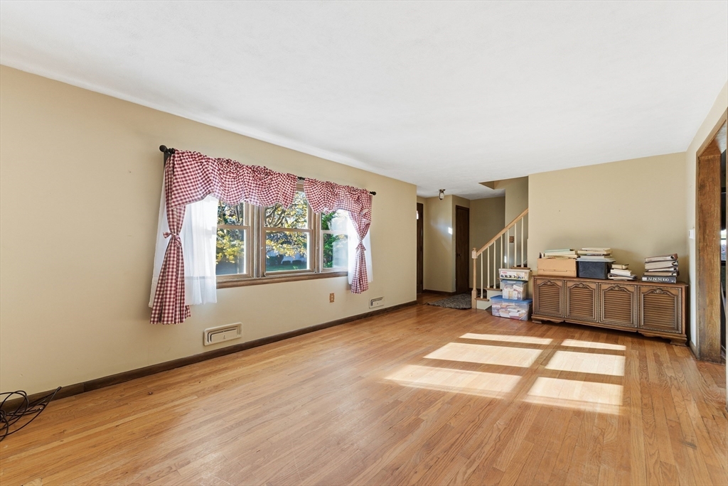 56 Hadley Street Springfield, MA 01118 - Photo 13 of 42