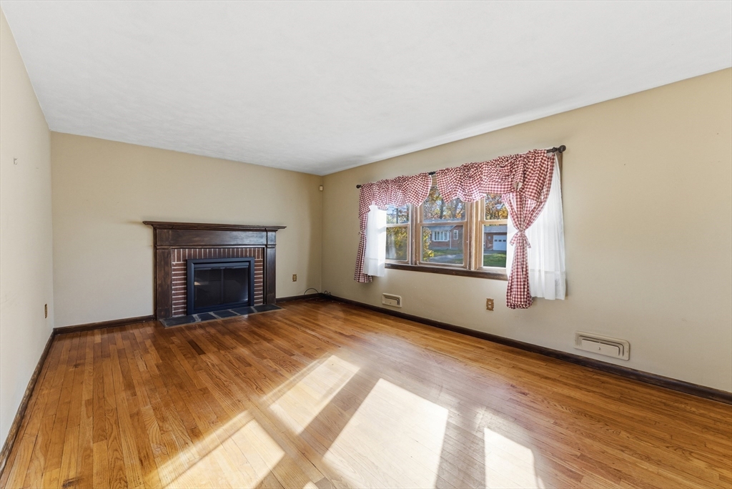 56 Hadley Street Springfield, MA 01118 - Photo 14 of 42