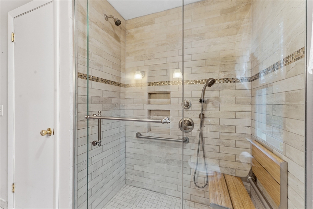 56 Hadley Street Springfield, MA 01118 - Photo 16 of 42