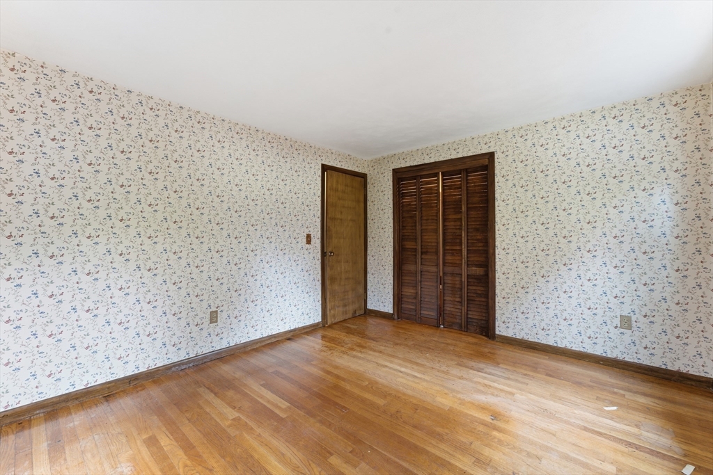 56 Hadley Street Springfield, MA 01118 - Photo 21 of 42